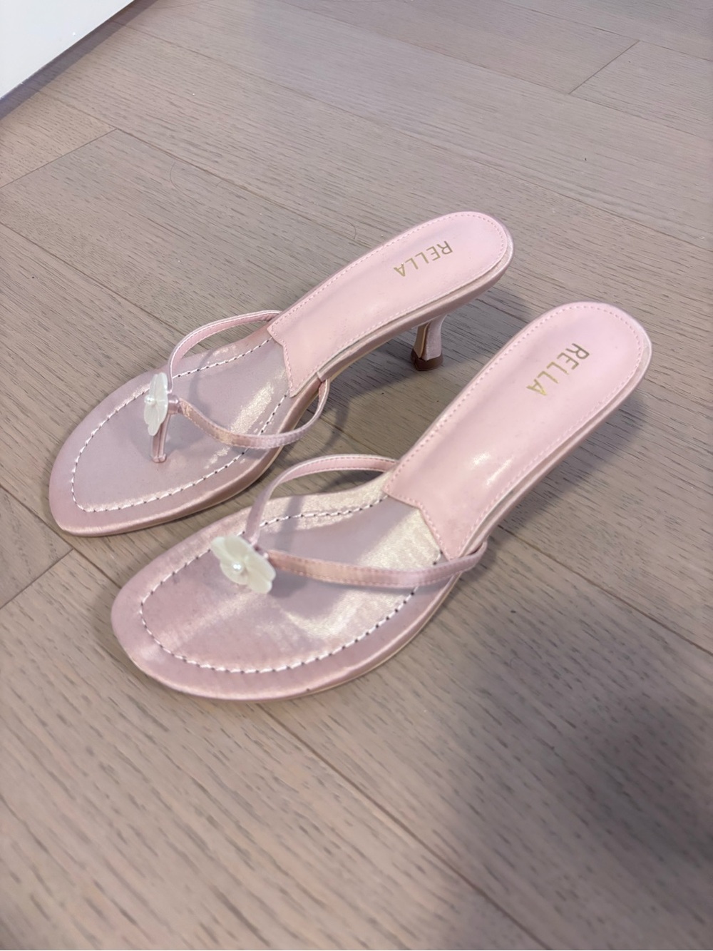 Rella Pink Satin Kitten Heel Thong Sandals Size 6